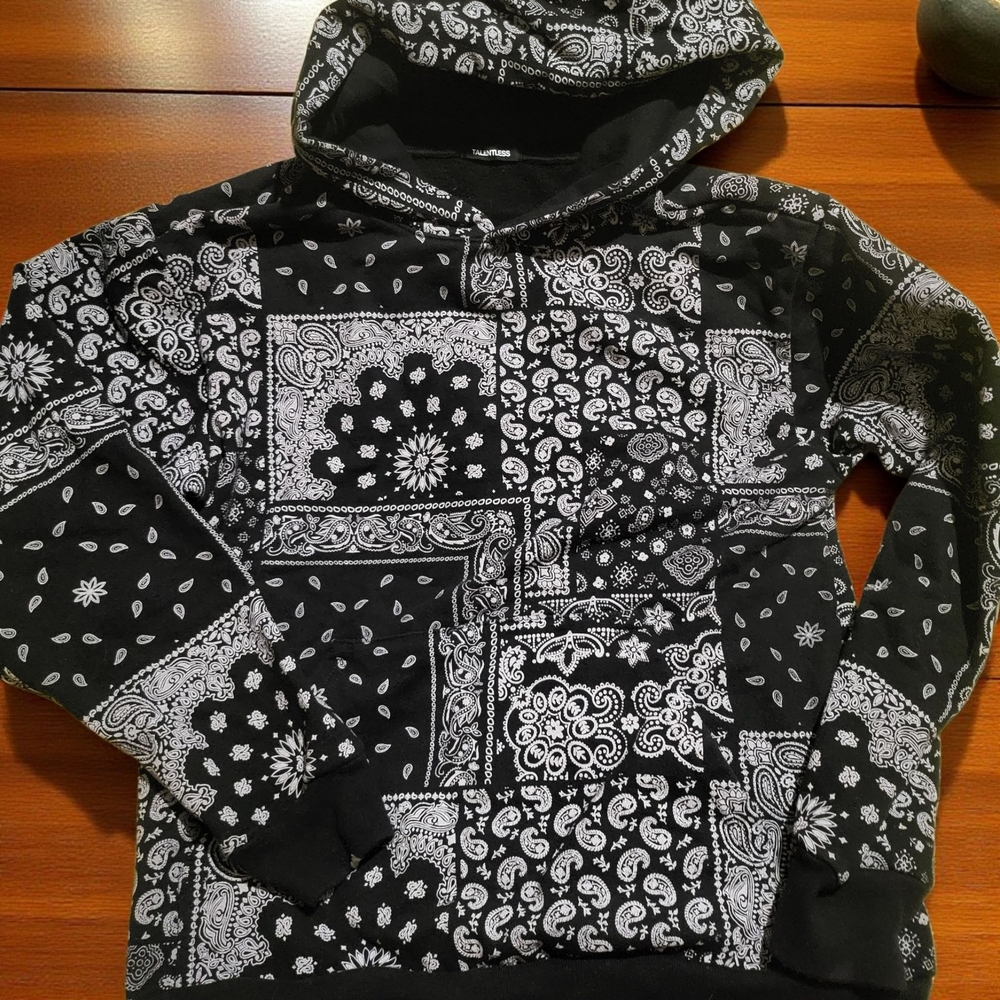 TALENTLESS Black and White Patchwork Men's Sweater